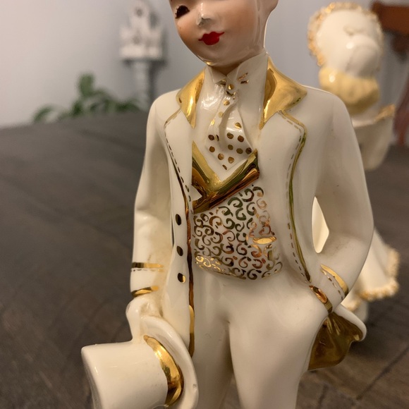 David and Betsy-White With Gold Trim-Blonde Hair - Picture 10 of 11